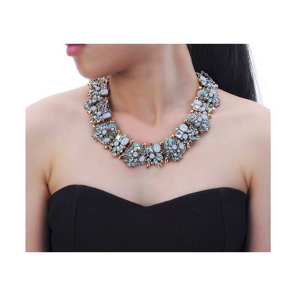 Glam Collar Necklace - Picture 4 of 8